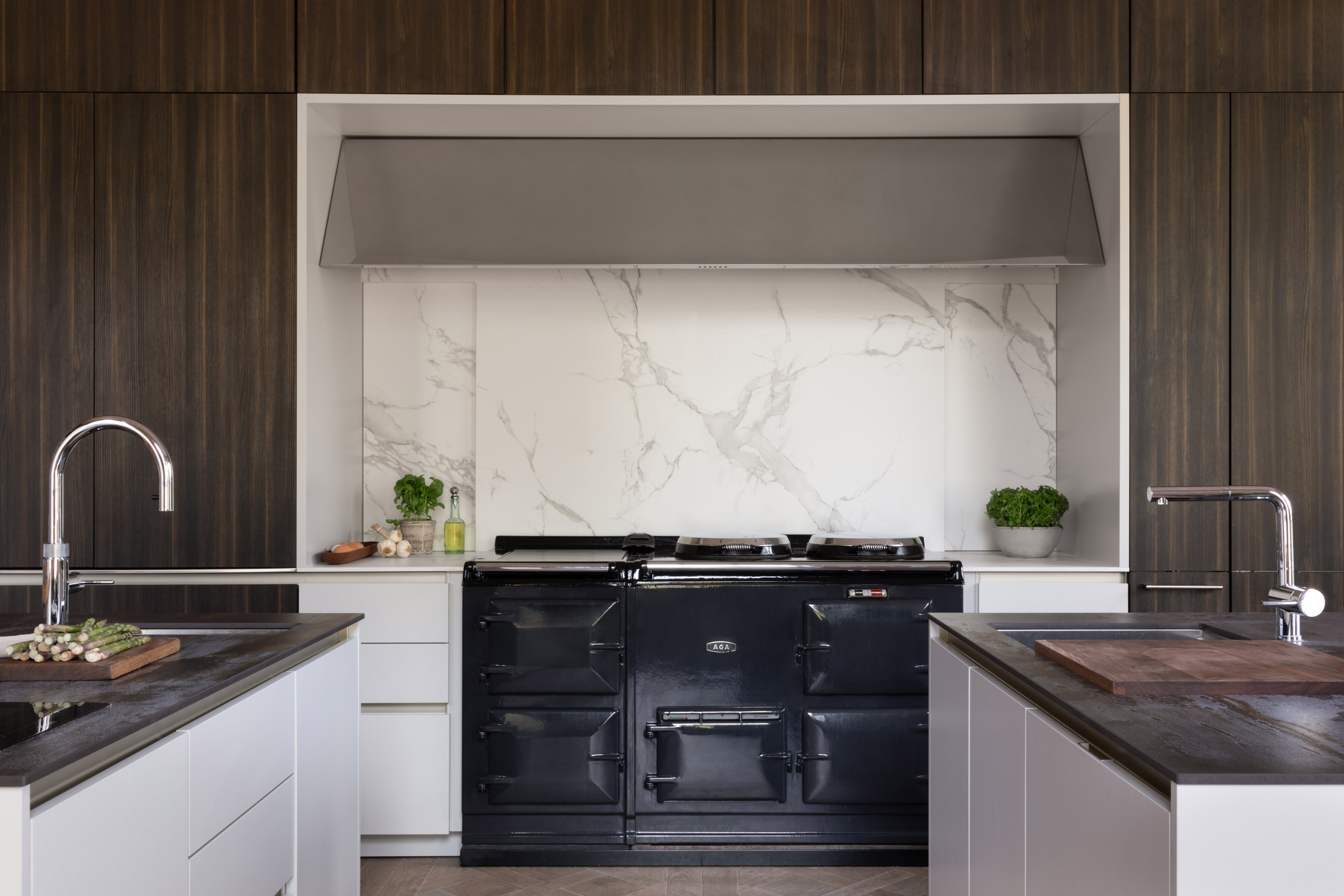 Modern Luxury Kitchen Hampshire | range | The Myers Touch