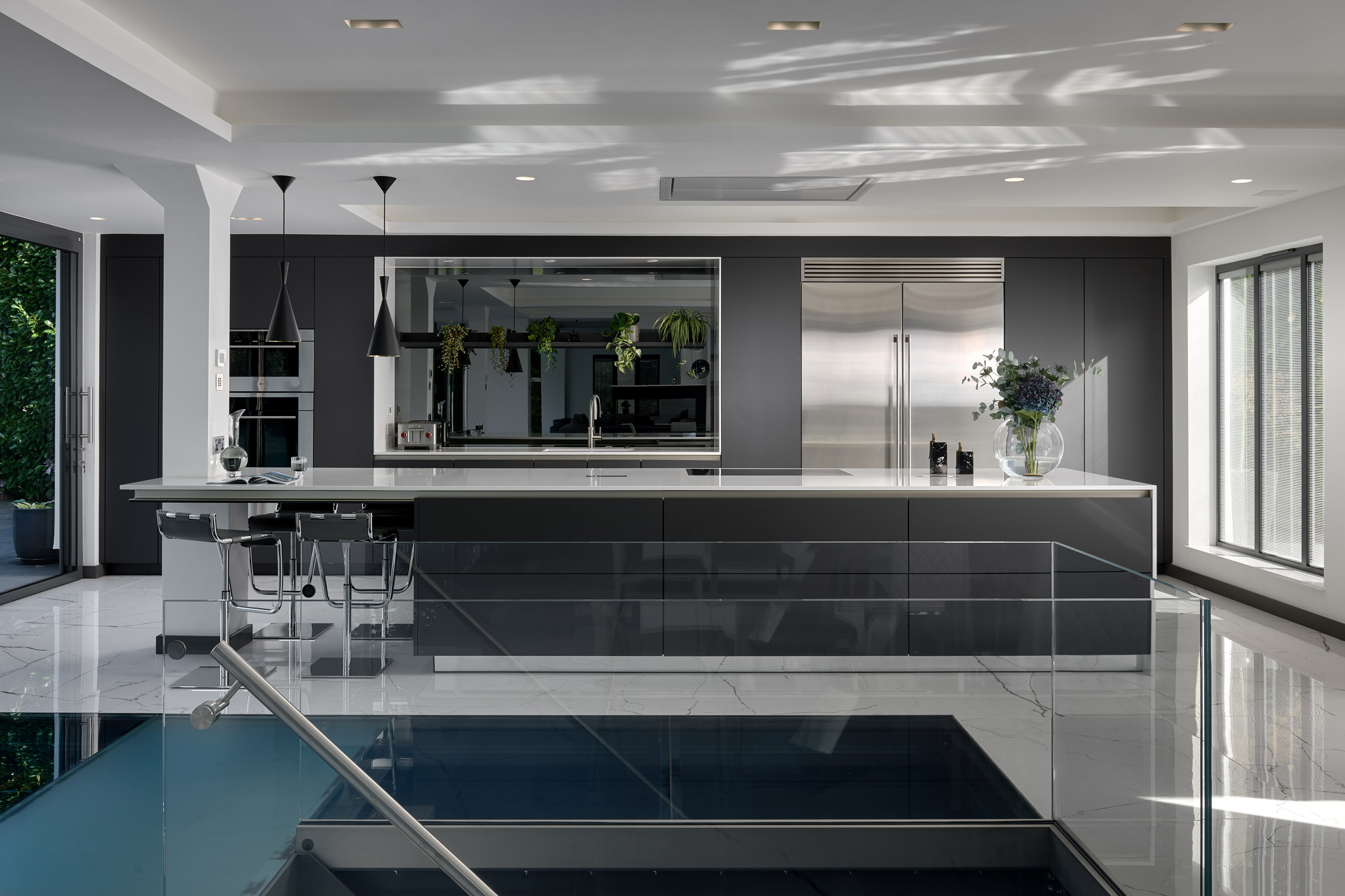Modern Open Plan Kitchen in Hampshire | Full view kitchen | The Myers Touch