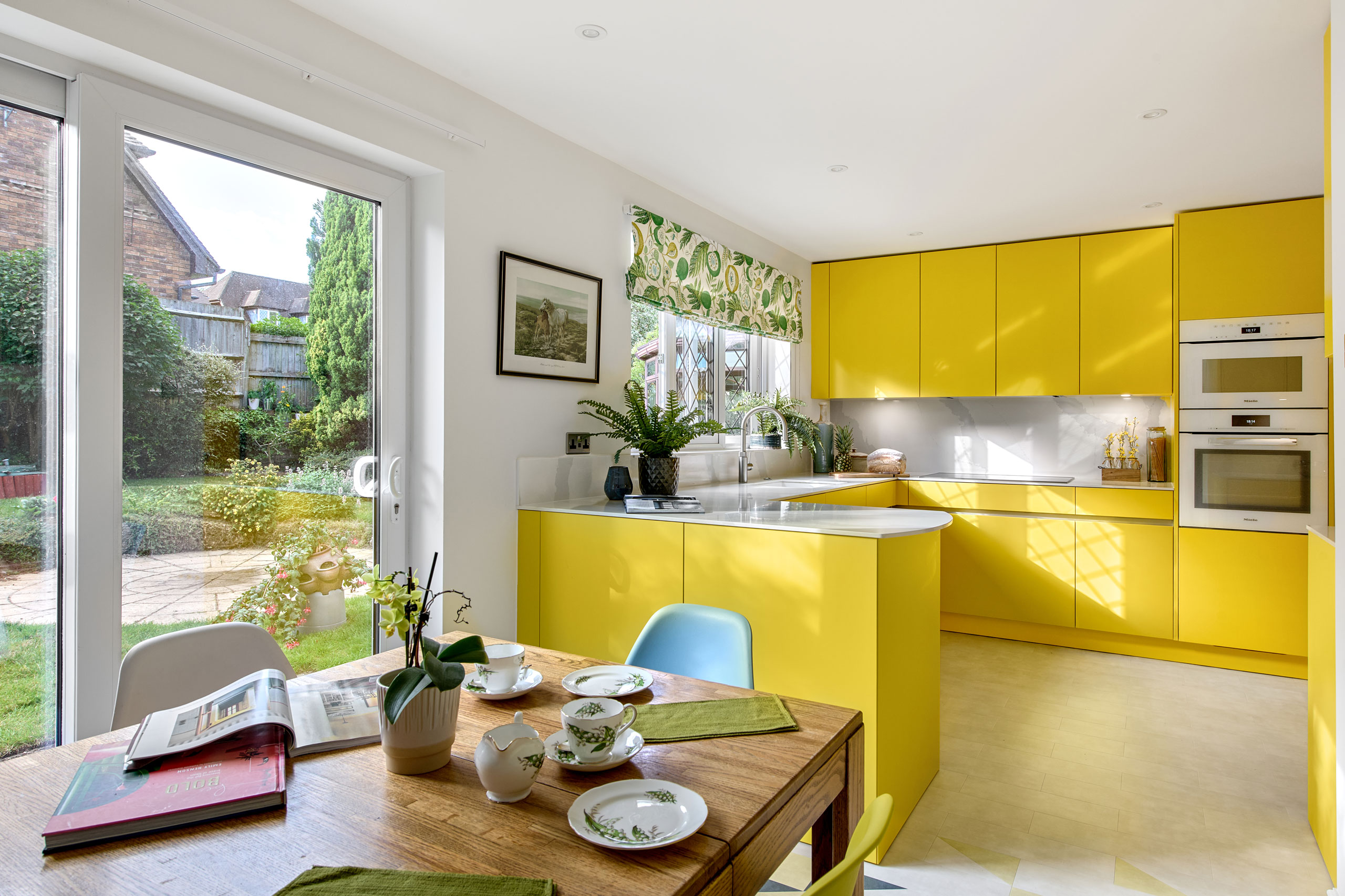 Clean and colourful kitchen design in Winchester | The Myers Touch