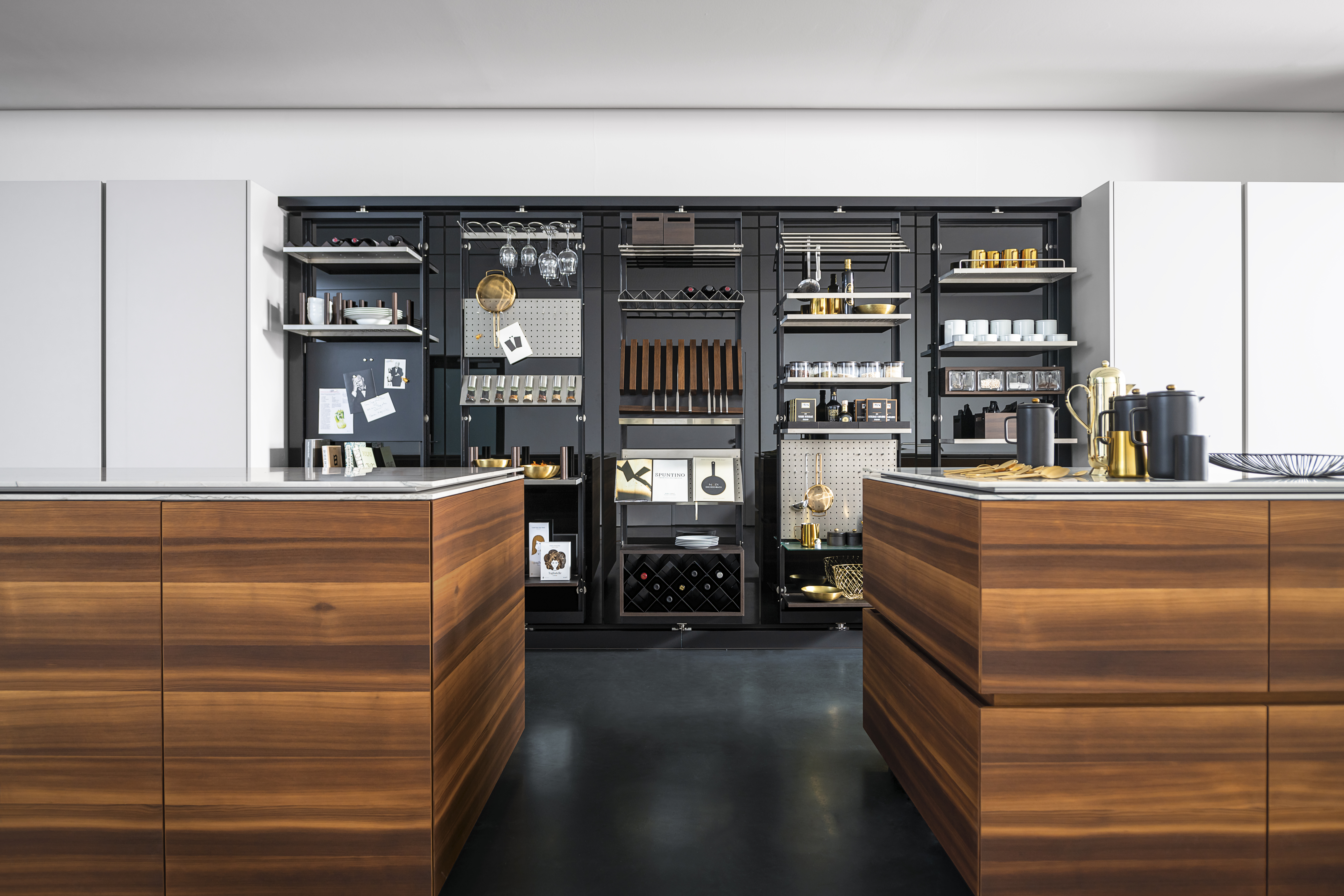 Eggersmann | The Myers Touch | Wood Veneer | Glass | Works