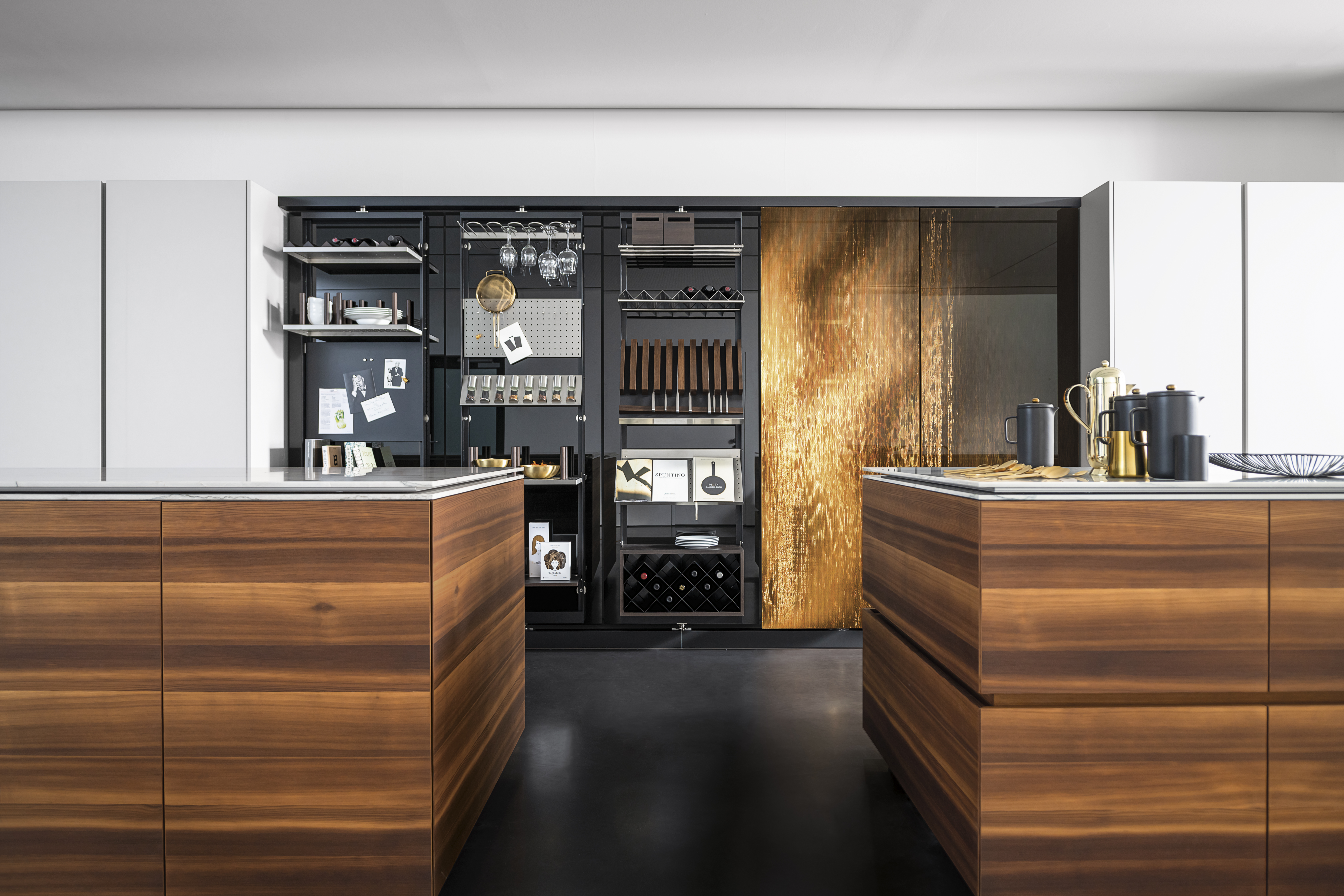 Eggersmann | The Myers Touch | Wood Veneer | Glass | Works
